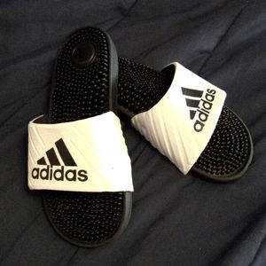 Adidas slides big boys size 7